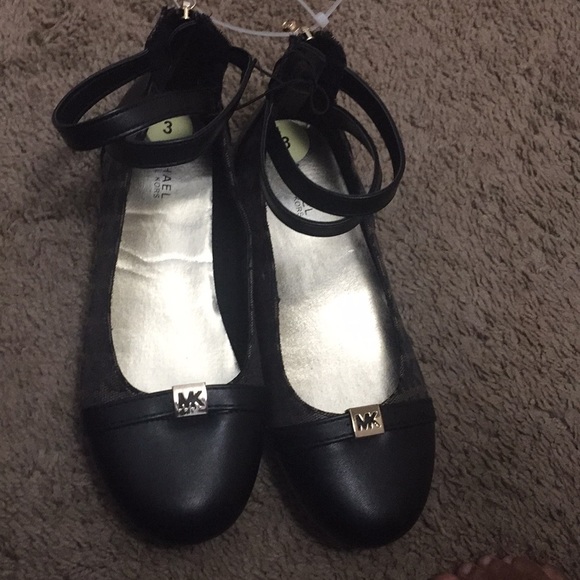 Perfect Gift 💝 Girls sz 3 Micheal kors flats - Picture 2 of 5